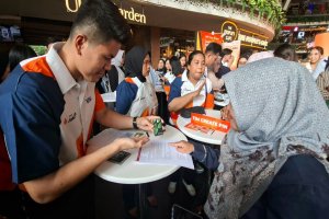  Grand Launching Kartu Debit Visa Bank Jakarta yang berlangsung di Lippo Mall Kemang, Jakarta, Senin (5/1).