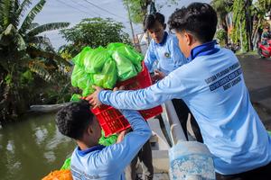 Distribusi bingkisan MBG ke lokasi terdampak banjir