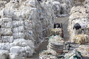 Industri daur ulang plastik di Batam
