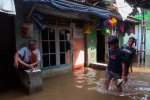 Sungai Ciliwung Meluap, Puluhan Rumah di Kampung Melayu Terendam Banjir (Foto: Katadata/Fauza Syahputra)