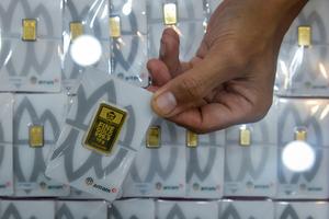 Harga emas Antam naik