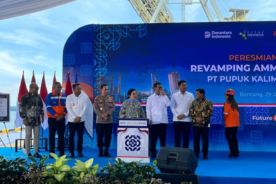 PT Pupuk Indonesia Holding Company (Persero) meresmikan Revamping Ammonia Pabrik-2 PT Pupuk Kaltim di Bontang, Kalimantan Timur, Kamis (29/1).