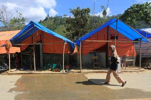 Pengungsi masih bertahan di pinggir jalan Gayo Lues