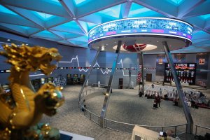 IHSG ditutup melemah 4,88% atau 406,88 poin ke level 7.922 (Foto: Katadata/Fauza Syahputra)