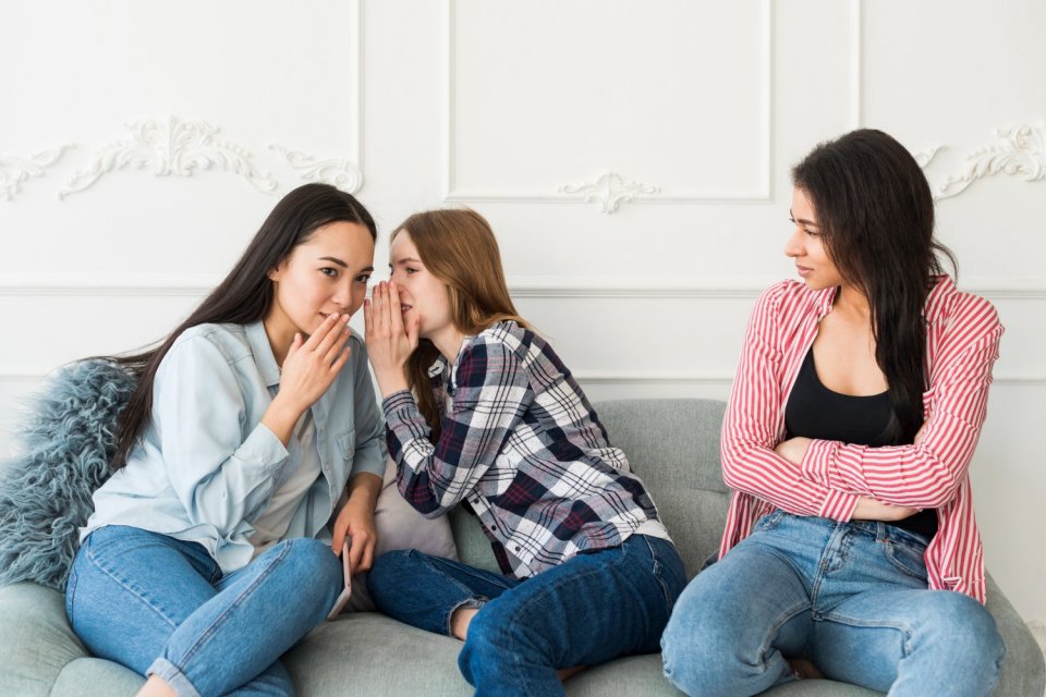 Kata-kata Sindiran Pedas Buat Teman Munafik