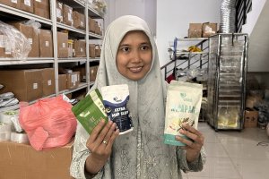 Pedagang herban merek Glaranadi, Junita Riany. Foto: Rahayu Subekti/Katadata