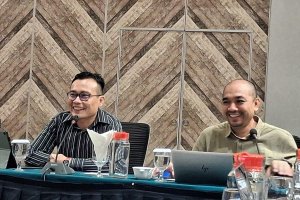 Direktur Departemen Kebijakan Makroprudensial Bank Indonesia Alexander Lubis (kiri)n, Jumat (6/2)