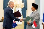 Presiden Prabowo Subianto usai penandatangan Traktat Jakarta dengan Perdana Menteri Australia Athony Albanese di Istana Merdeka, Jakarta, Jumat (6/2).