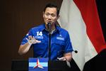 Partai Demokrat serahkan KTA ke anggota komunitas Tionghoa