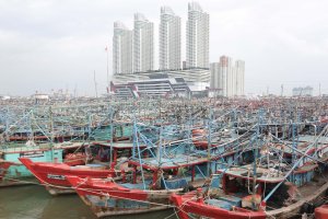 Potret Kepadatan Kapal Nelayan yang Bersandar di Pelabuhan Muara Angke (Foto: Katadata/Fauza Syahputra)