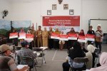 Bank Mandiri menyalurkan bantuan sosial kepada lebih dari 7,45 juta Keluarga Penerima Manfaat sebagai bagian dari dukungan terhadap program perlindung