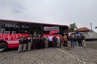 Uji Coba Bus Listrik VKTR di Semarang