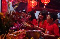 Ibadah Malam Imlek di Palembang