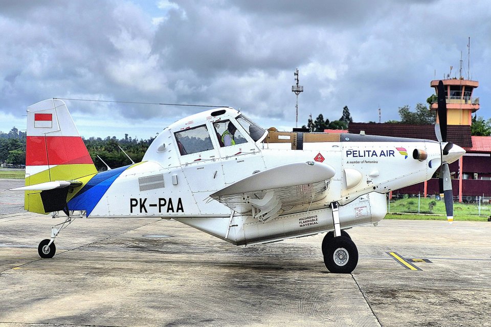 Kementerian Perhubungan mengungkapkan pilot pesawat Pelita Air jenis Air Tractor AT-802 registrasi PK-PAA meninggal setelah pesawat tersebut jatuh di Nunukan, Kalimantan Utara, pada Kamis (19/2). 