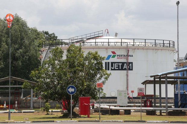 Quality Control Avtur di Depot Pengisian Pesawat Udara (DPPU) Halim Perdanakusuma (Foto: Katadata/Fauza Syahputra)