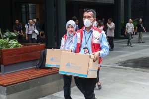 Bareskrim Polri dan OJK Geledah Kantor Perusahaan Sekuritas (Foto: Katadata/Fauza Syahputra)