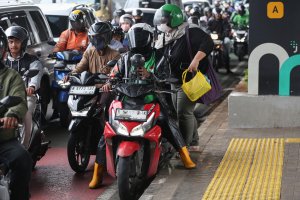 Bonus Hari Raya (BHR) untuk mitra pengemudi ojol sebesar 25% dari rata-rata pendapatan selama 12 bulan (Foto: Katadata/Fauza Syahputra)