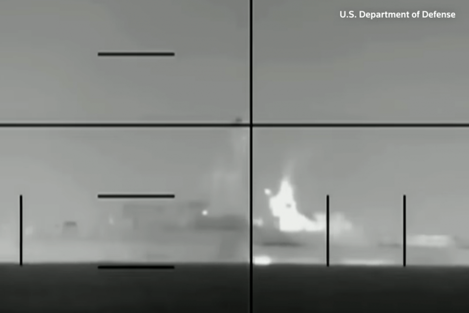 Kapal perang Iran IRIS Dena ditenggelamkan kapal selam Angkatan Laut AS. Foto: Youtube/Reuters