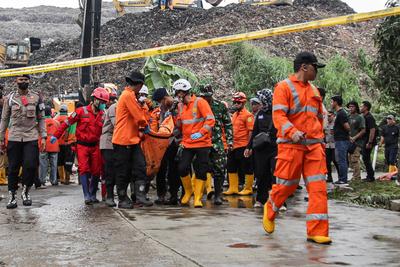 Perkembangan pencarian korban longsor di TPST Bantargebang