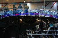 IHSG ditutup melemah 3,27% ke 7.337 (Foto: Katadata/Fauza Syahputra)