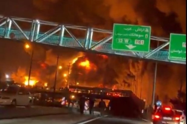 Video kebakaran kilang/depot di Teheran, Iran