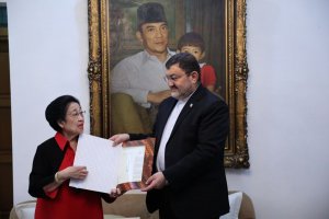 Megawati memberikan surat ucapan selamat kepada Pemimpin Tertinggi Iran Mojtaba Khamenei melalui Dubes Iran