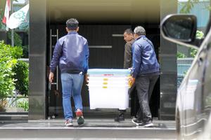 Penggeledahan terkait pertambangan emas ilegal
