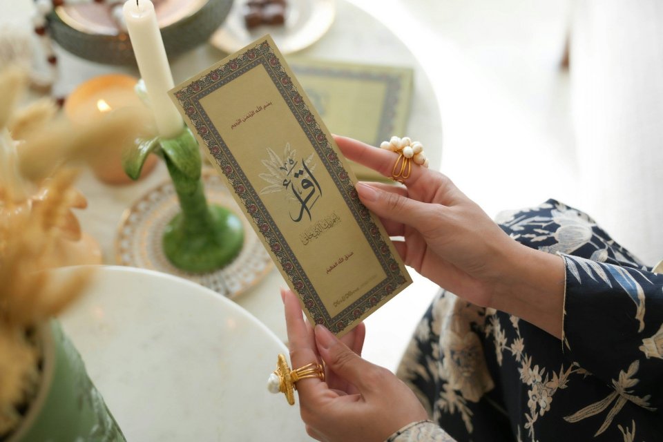 Aplikasi AI untuk membuat kartu ucapan idul fitri