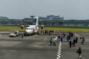 Arus mudik H-3 di Bandara Husein Sastranegara