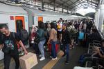Arus balik di Stasiun Surabaya Gubeng
