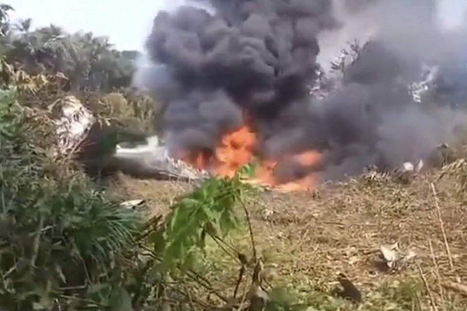 Pesawat militer Kolombia jatuh pada Senin (23/3) waktu setempat 
