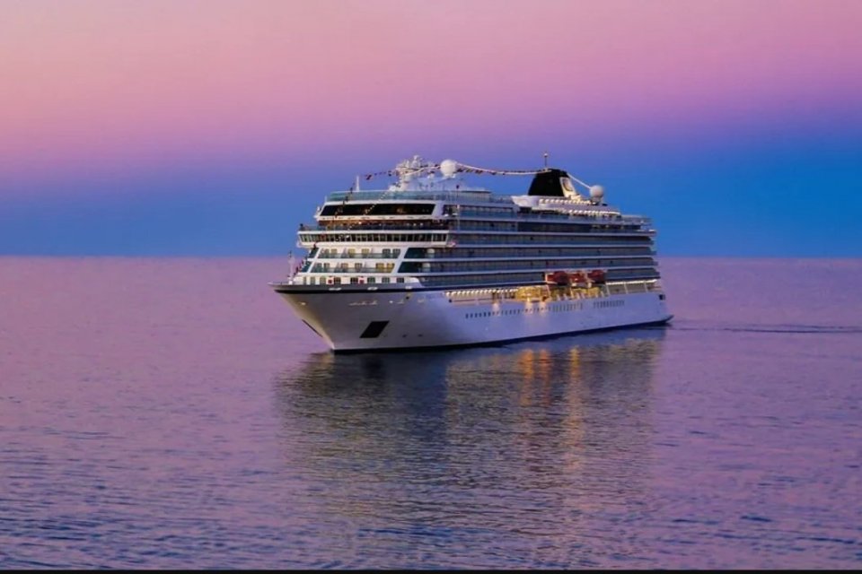 Produsen kapal pesiar yang berbasis di Swiss, Viking, menargetkan kapal pertamanya yang menggunakan bahan bakar hidrogen cair bisa beroperasi November 2026.