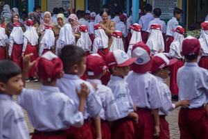 Hari pertama masuk sekolah usai libur Lebaran