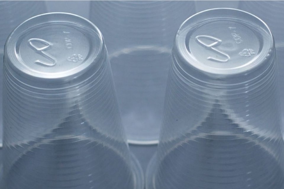 Gelas plastik produksi PT CDP, anak usaha Ligo Group. Pabrik PT CDP di Gunung Putri, Wanaherang, Bogor kebakaran pada Minggu (29/3) sore. 