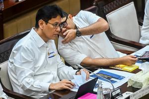 Raker Komisi XI DPR dengan Menteri Keuangan