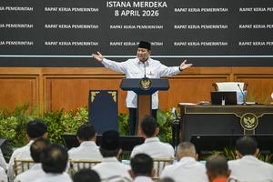 Presiden Prabowo beri taklimat saat pimpin rapat kerja
