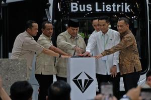 Presiden resmikan pabrik perakitan kendaraan listrik