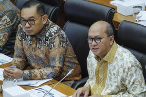 Raker Komisi XII DPR dengan Menteri Investasi dan Hilirisasi