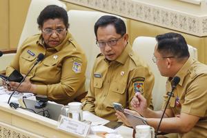 Raker Komisi II DPR dengan Menteri Dalam Negeri