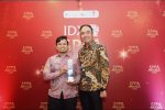 Perwakilan bank bjb menerima penghargaan SPPA BEI Award 2025 kategori "Most Active Regional Development Bank Repo Category" di Gedung Bursa Efek Ind