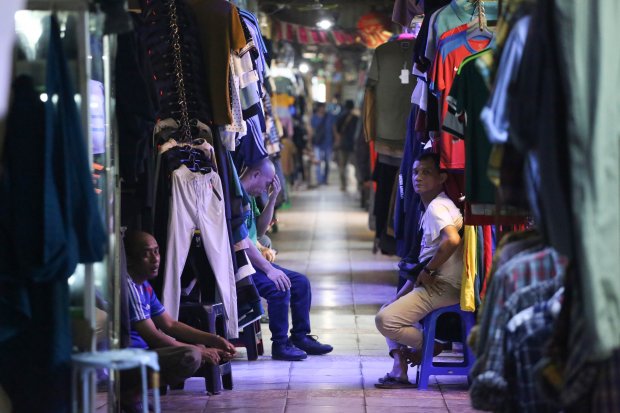 Pedagang di Pasar Ular Bertahan saat Tren Belanja Online Meningkat (Foto: Katadata/Faua Syahputra)