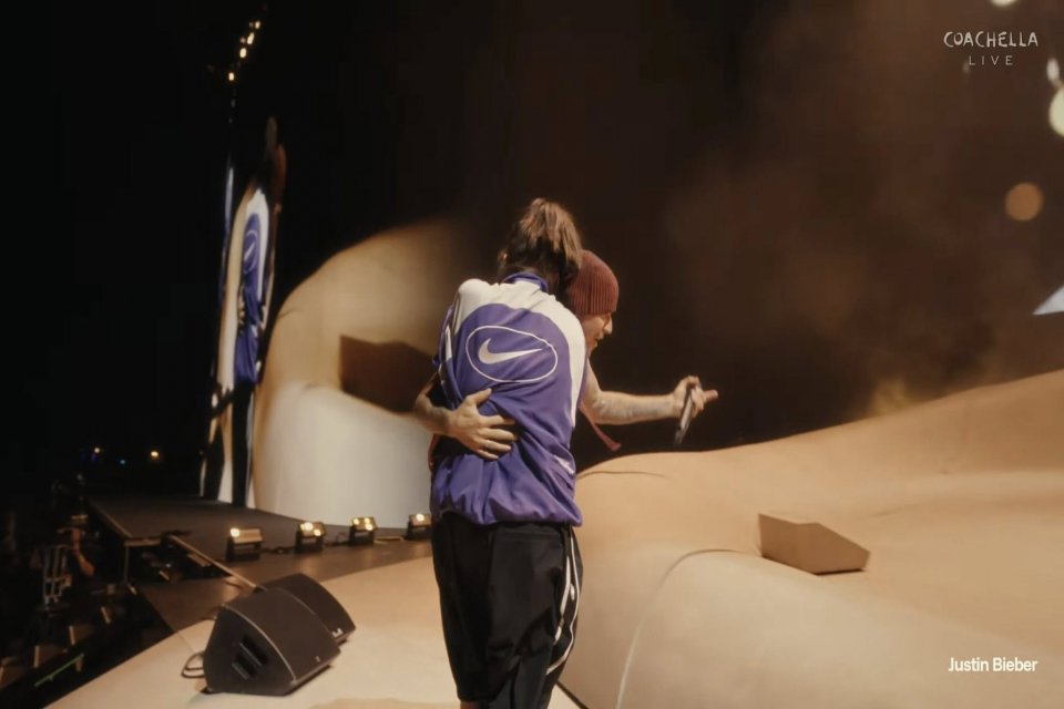 Billie Eilish dan Justin Bieber One Less Lonely Girl