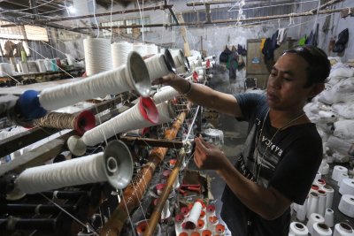 Harga Bahan Baku Tekstil Melonjak (Foto: Katadata/Fauza Syahputra)