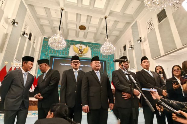 Enam pejabat baru usai pelantikan Senin (27/4/2026). 