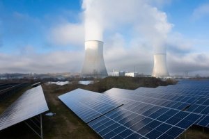 Pembangkit listrik nuklir dan solar di Prancis