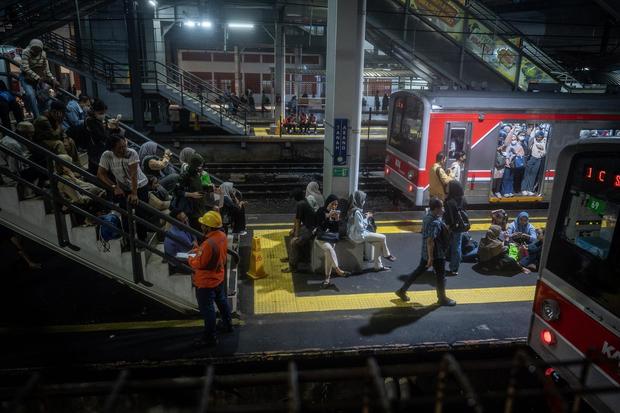 Dampak gangguan perjalanan KRL rute Tanah Abang-Rangkasbitung