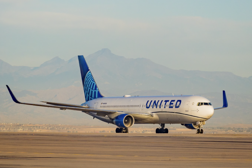 pesawat, United Airlines