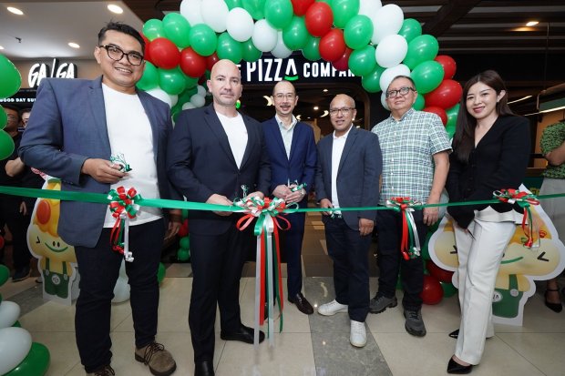 Pembukaan store pertama The Pizza Company di Indonesia, berlokasi di Margocity Mall, Depok.