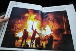 Karya foto Fauza Syahputra dari Katadata berjudul "Demonstrasi Atas Tewasnya Ojol yang Terlindas Rantis Brimob