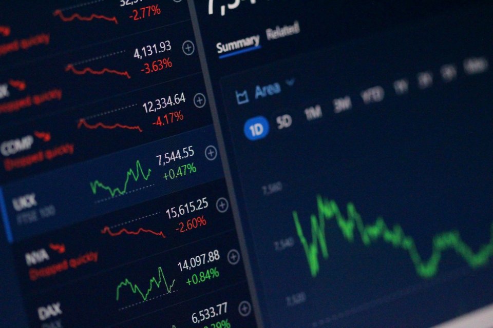 daftar emiten cum dividen